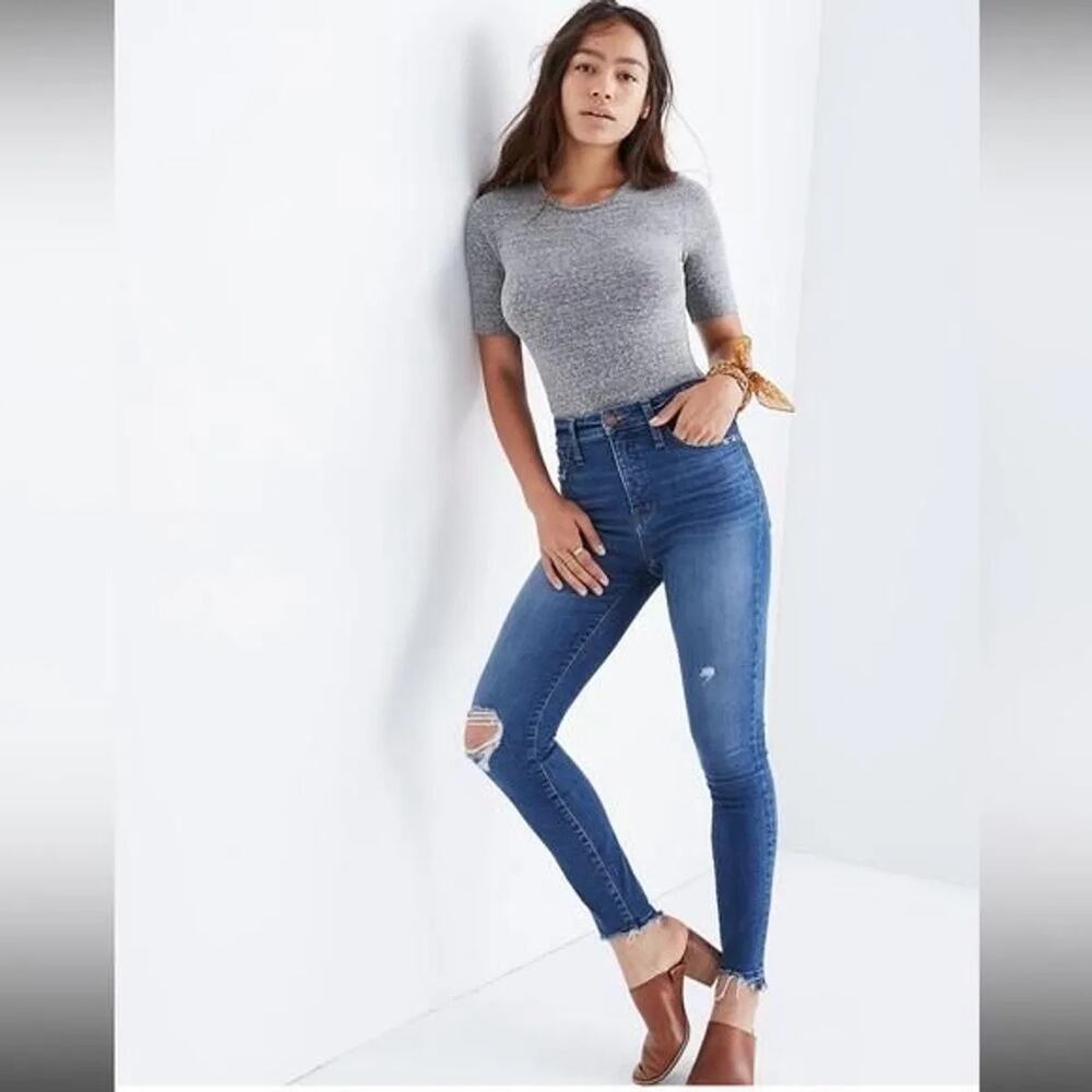 Madewell Curvy High Rise Skinny Jeans Distressed Hem - Picture 1 of 10